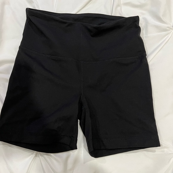 Yogalicious biker shorts - Picture 1 of 2